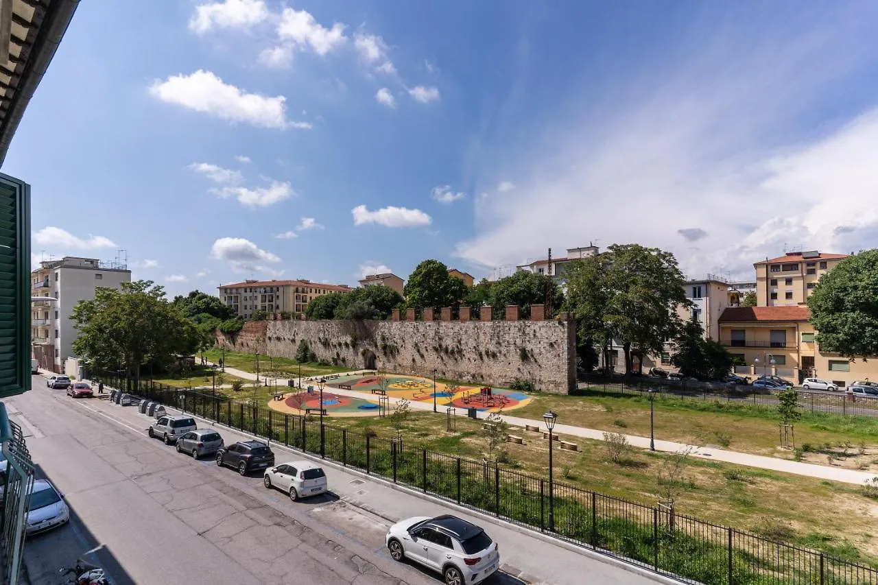 Aweshomeitaly - Pisa Park View Apartment